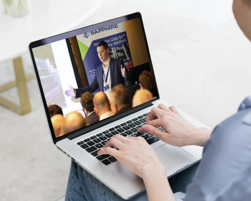 Virtual-Event-Laptop (1)