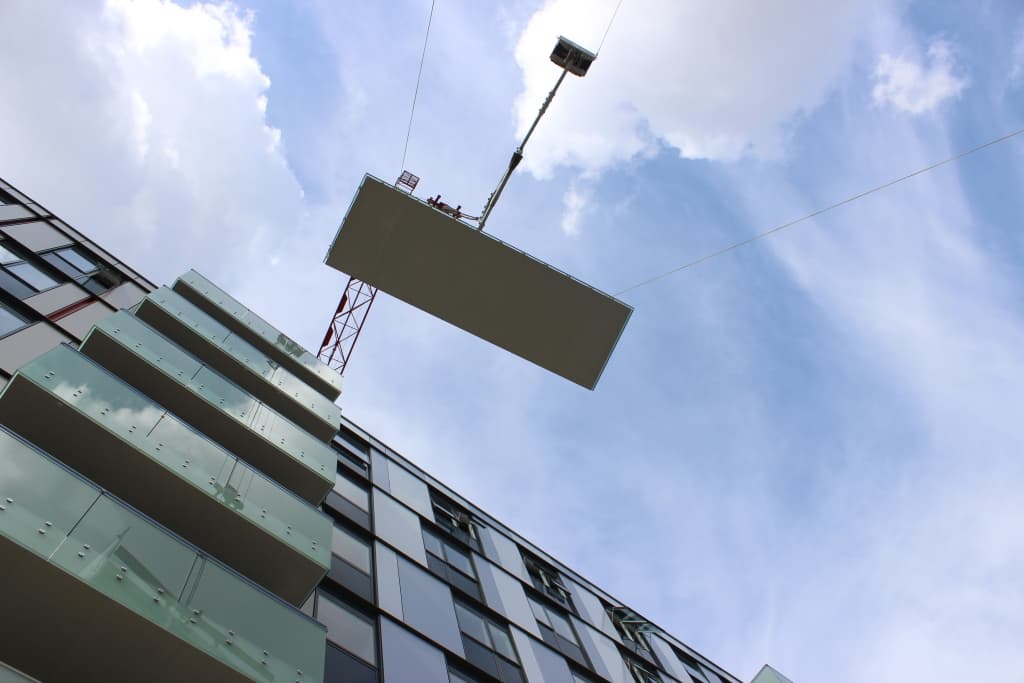 Craning-in-glide-on-balcony