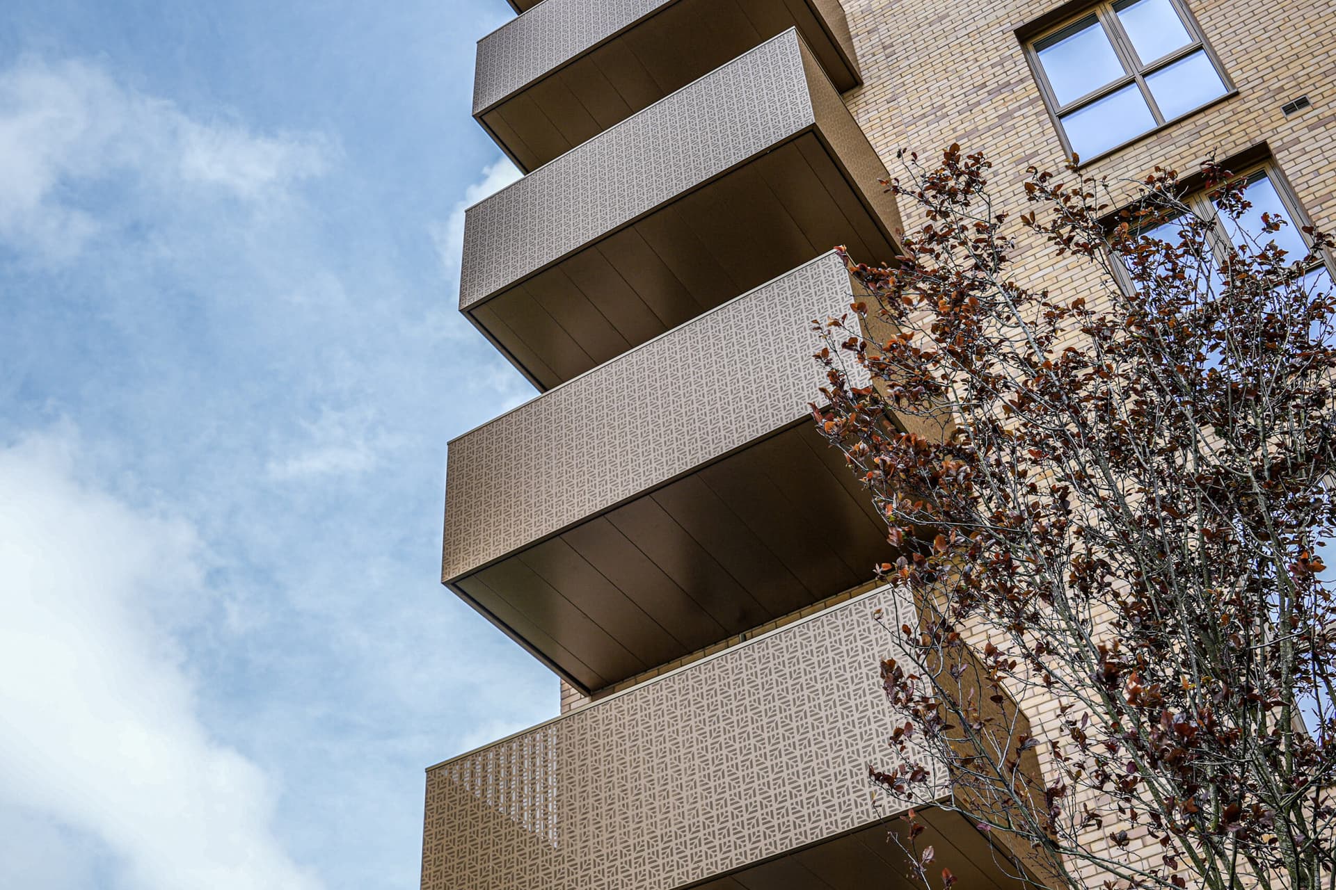 Image Solar Serena Sunrise Court