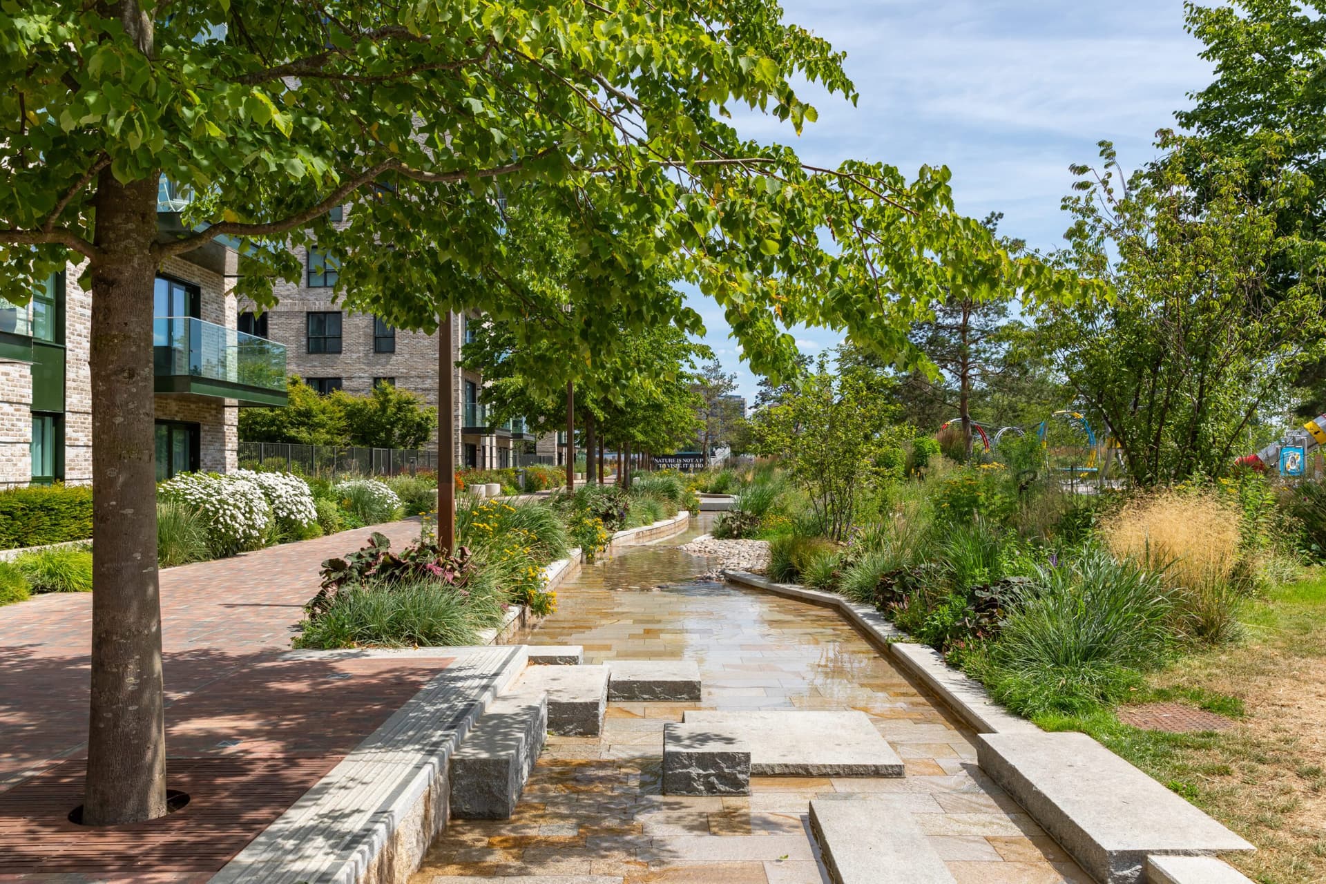 SAP001_35_SapphireBalconiesSouthallWaterside_12_PRINT_hlkq91