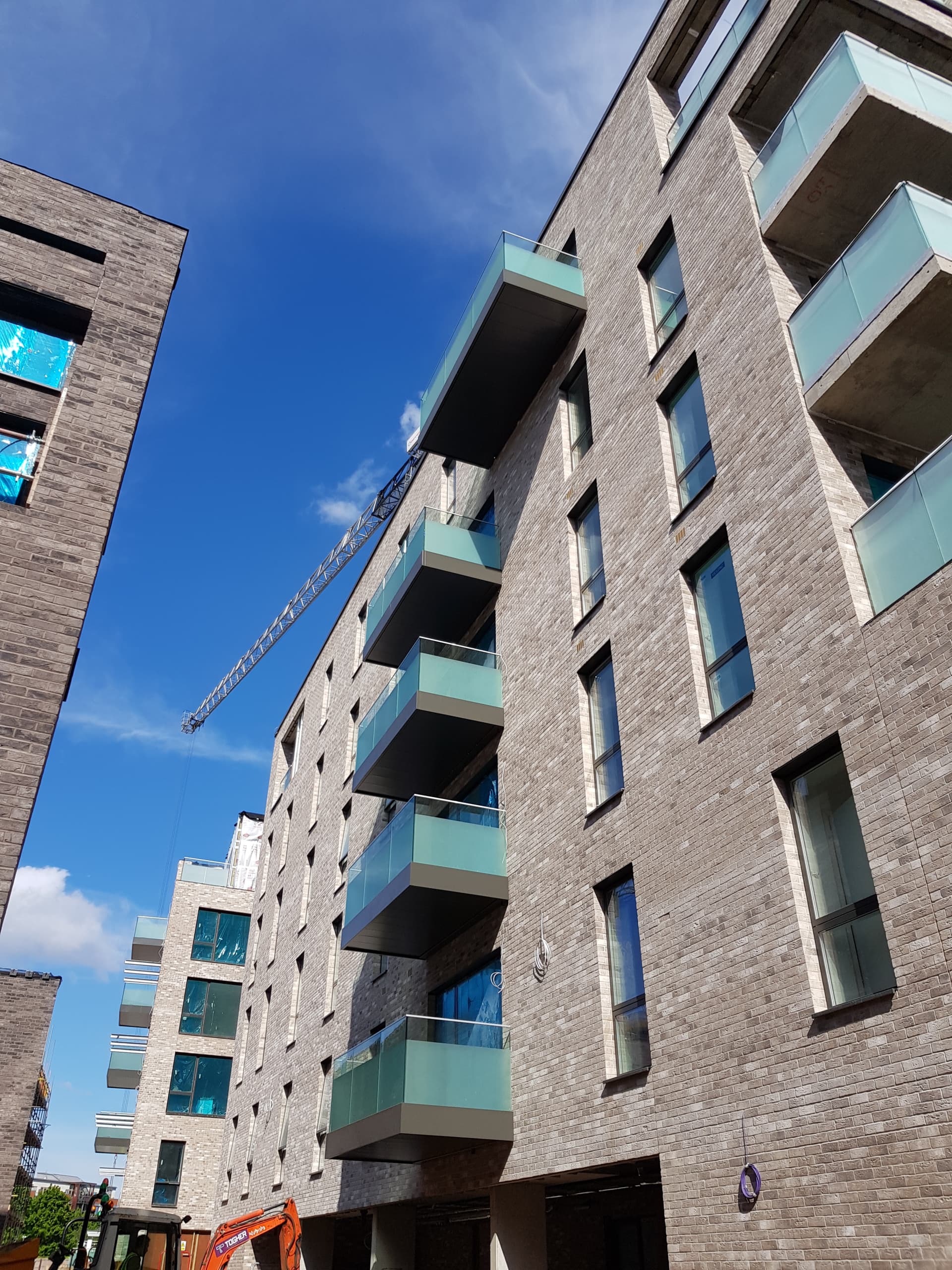 greenwich millennium village phase 5 glide on balconies sapphire laminate glass piped drainage